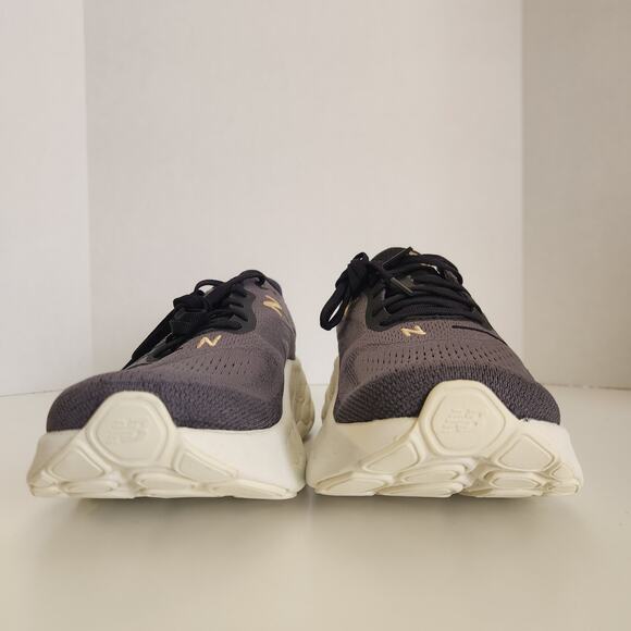 New Balance men's 9  medium women's 10.5 wide Fresh Foam X More V4 Running Shoe - Picture 3 of 8